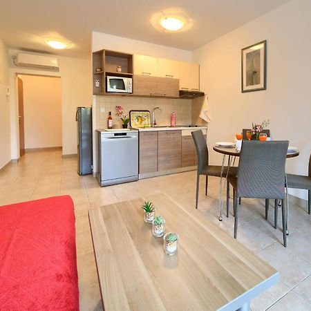 Apartments Ivica Krk Island Шіло Екстер'єр фото