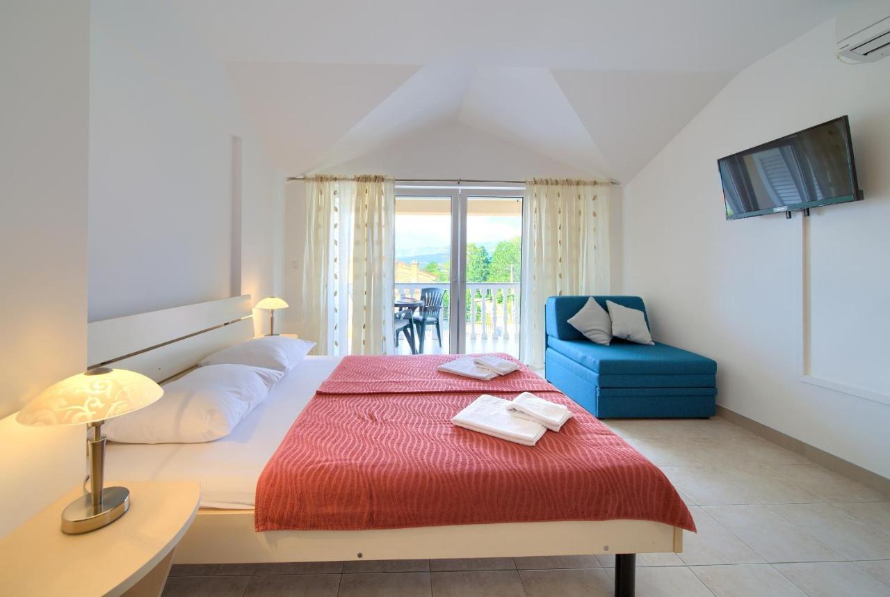 Apartments Ivica Krk Island Шіло Екстер'єр фото