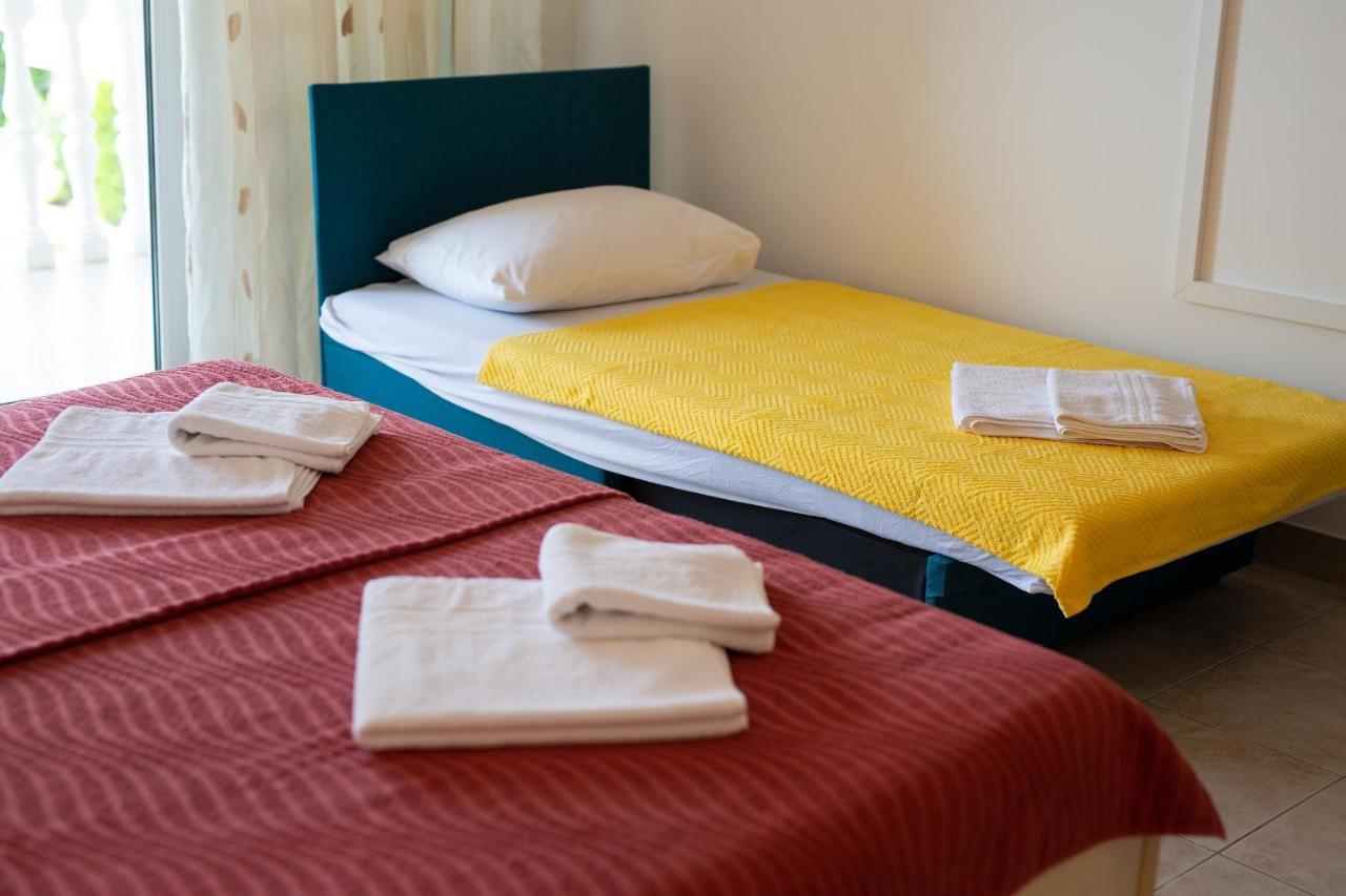 Apartments Ivica Krk Island Шіло Екстер'єр фото