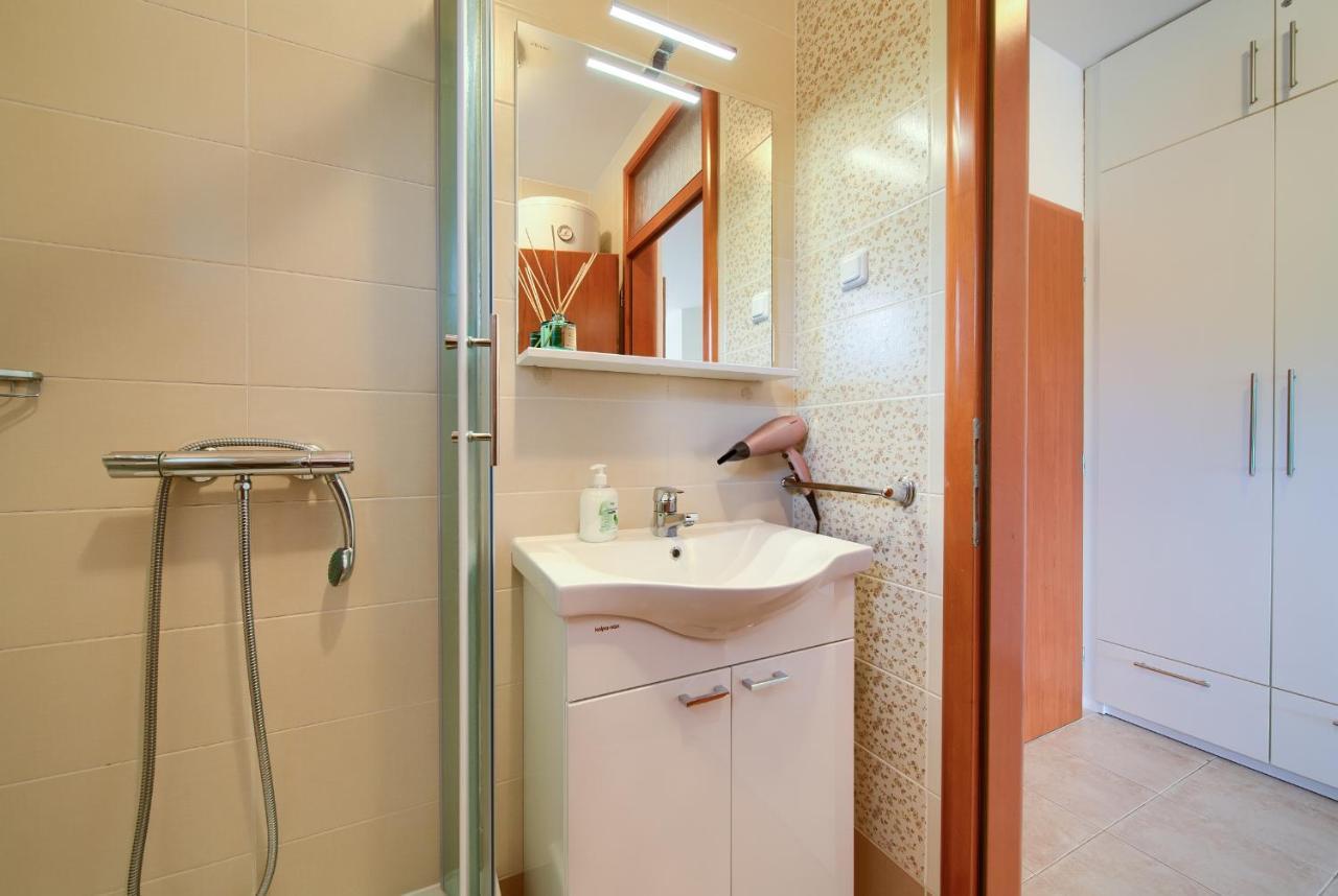 Apartments Ivica Krk Island Шіло Екстер'єр фото