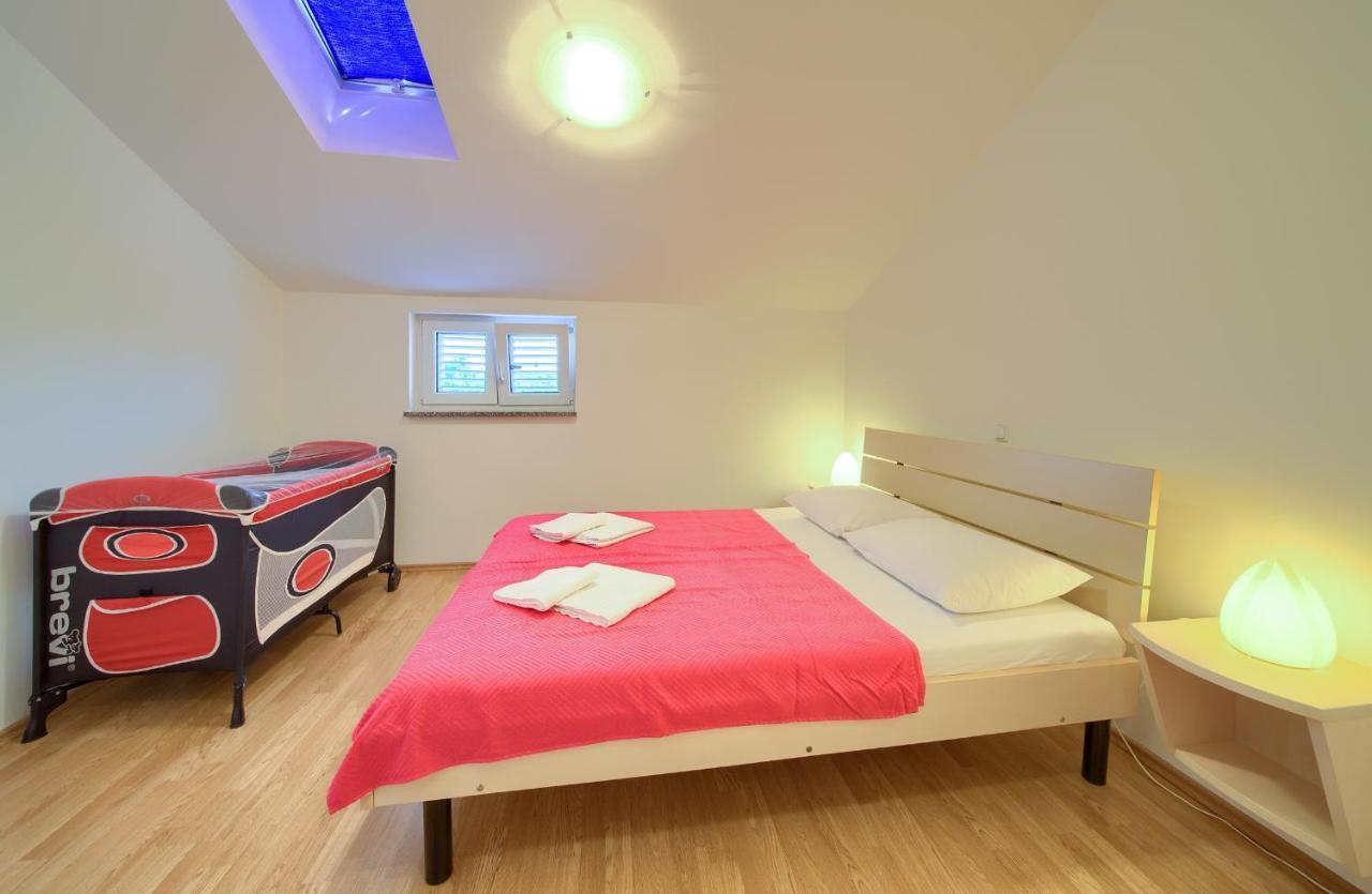 Apartments Ivica Krk Island Шіло Екстер'єр фото