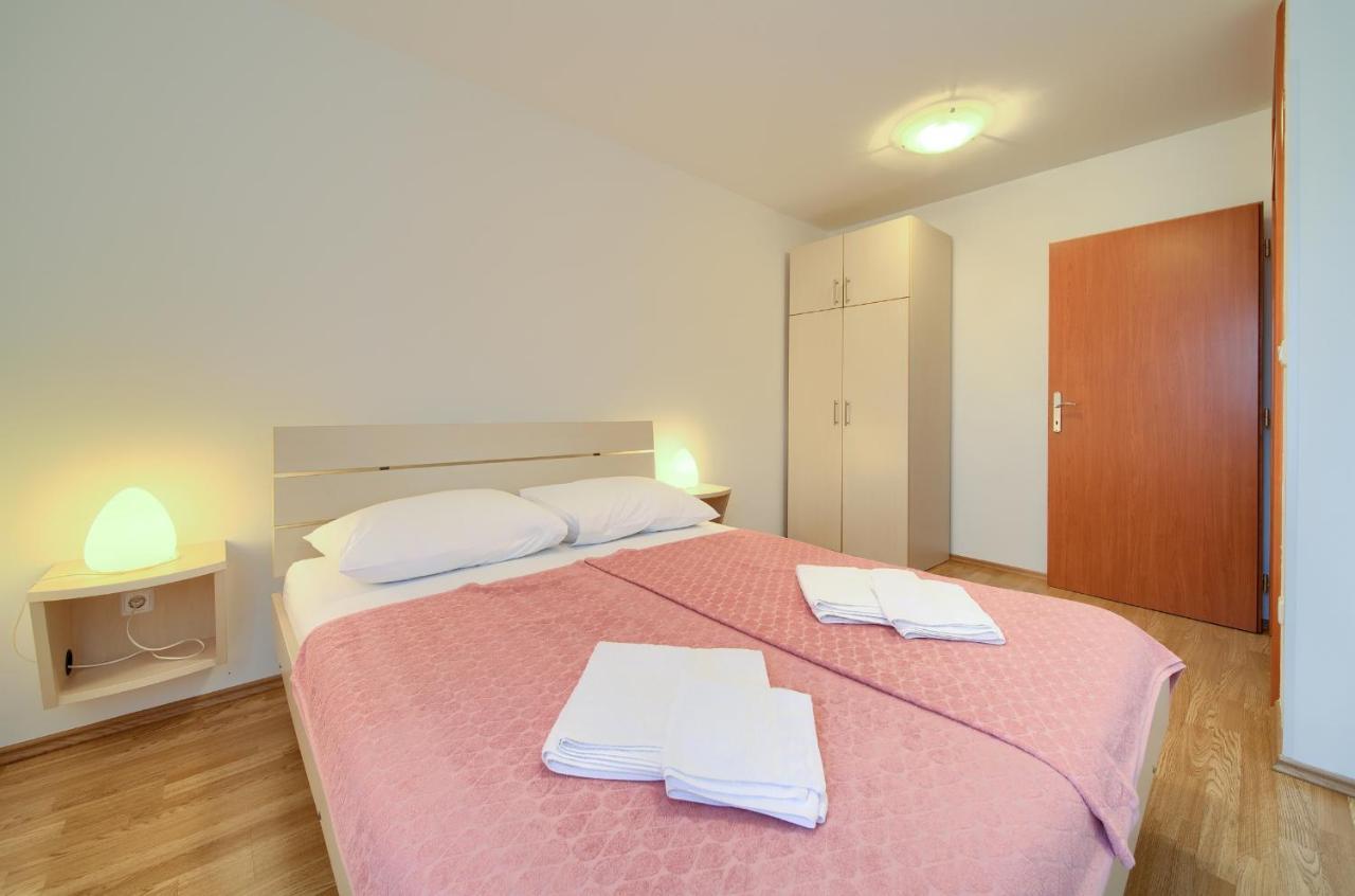 Apartments Ivica Krk Island Шіло Екстер'єр фото