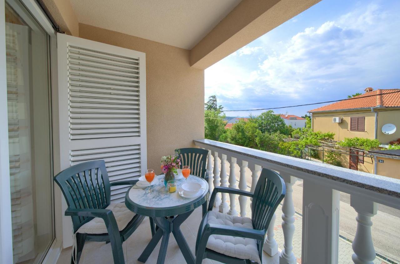 Apartments Ivica Krk Island Шіло Екстер'єр фото