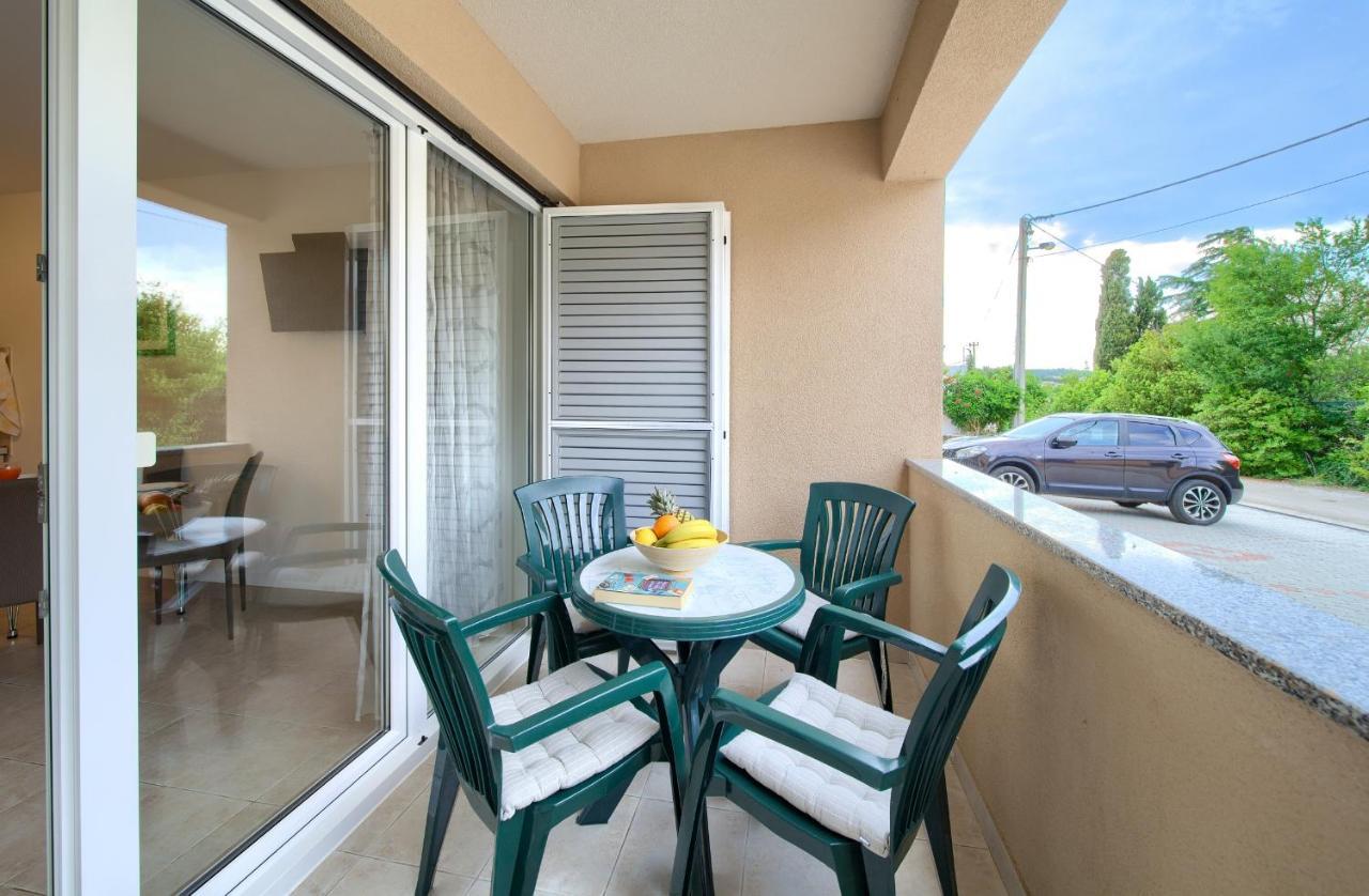 Apartments Ivica Krk Island Шіло Екстер'єр фото