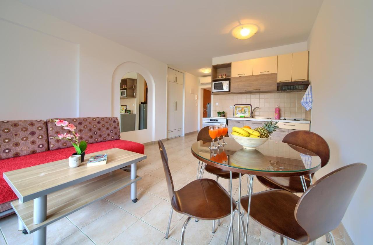 Apartments Ivica Krk Island Шіло Екстер'єр фото