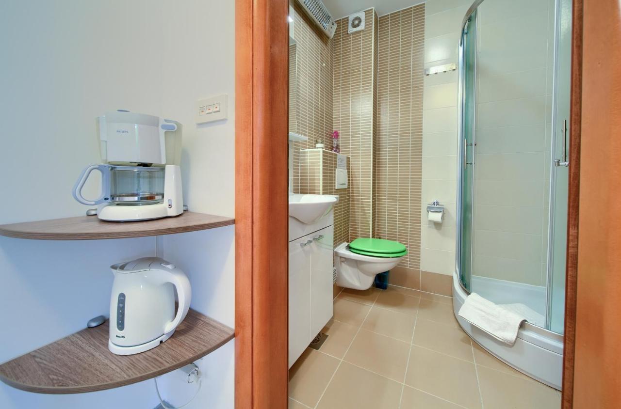 Apartments Ivica Krk Island Шіло Екстер'єр фото