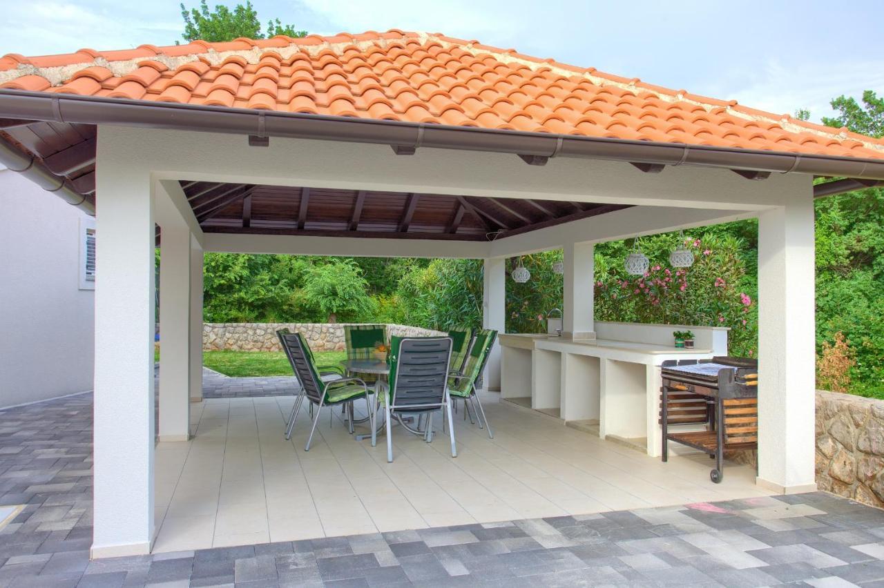 Apartments Ivica Krk Island Шіло Екстер'єр фото