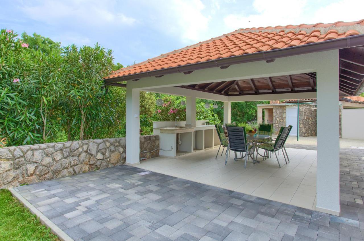 Apartments Ivica Krk Island Шіло Екстер'єр фото